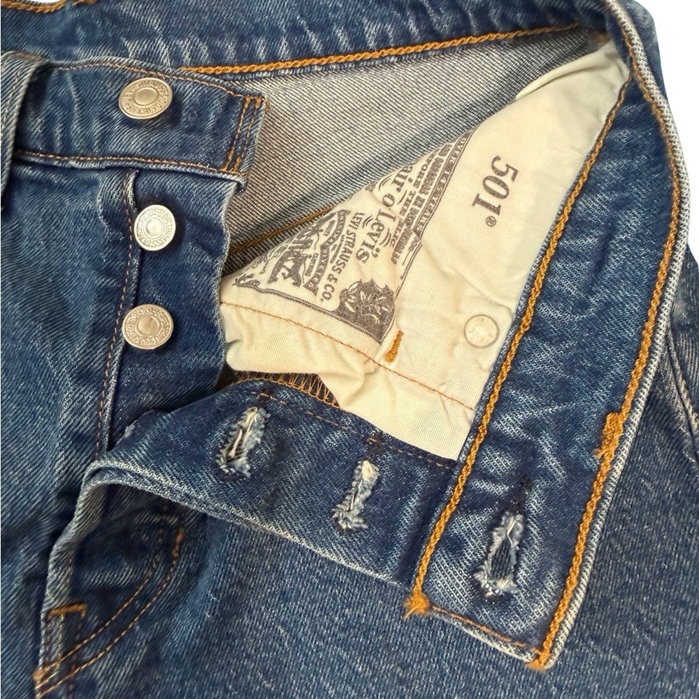 Levi’s 501 High Rise Denim Cutoff Shorts Medium Wash Size 24, button fly NWOT - Picture 4 of 7